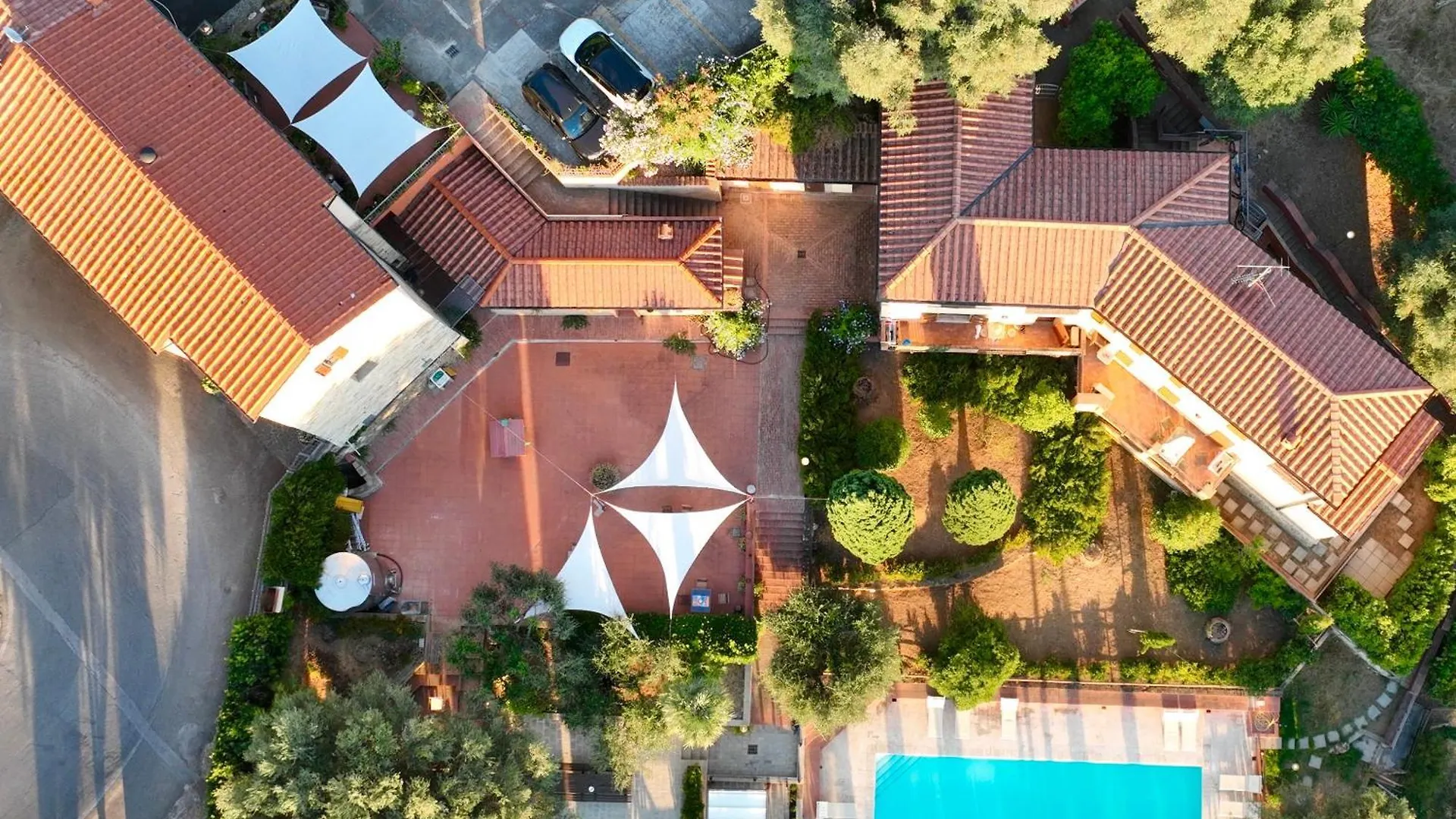 Madonna Del Poggio Cav Aparthotel Scarlino