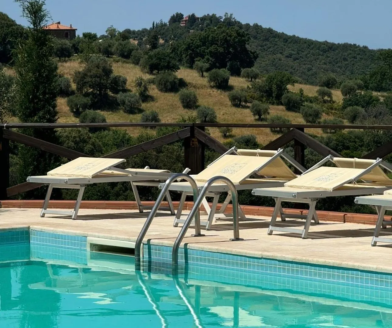Madonna Del Poggio Cav Aparthotel Scarlino